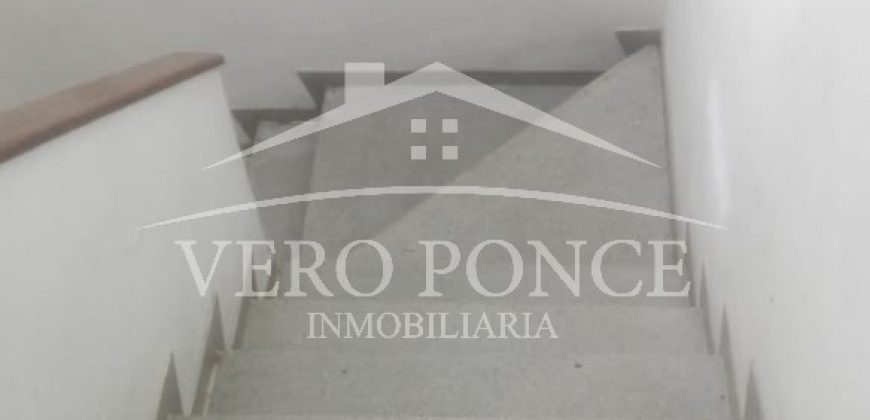 (Rentada) Avenida 1 Calle 8 / Oficina en Renta (2301-851)