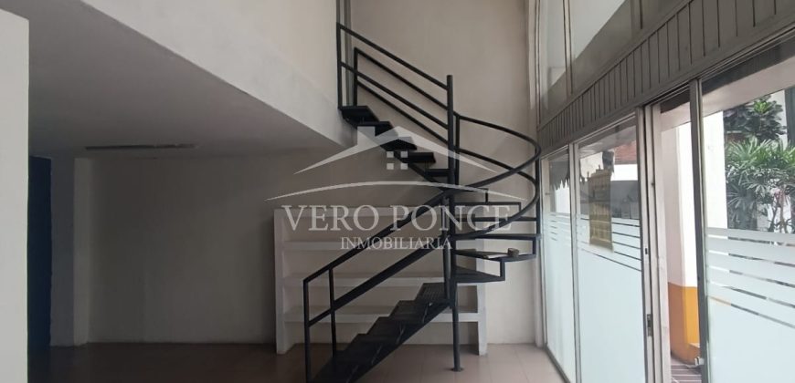 (Rentado) Plaza María Isabel / Local en Renta (2301-877)
