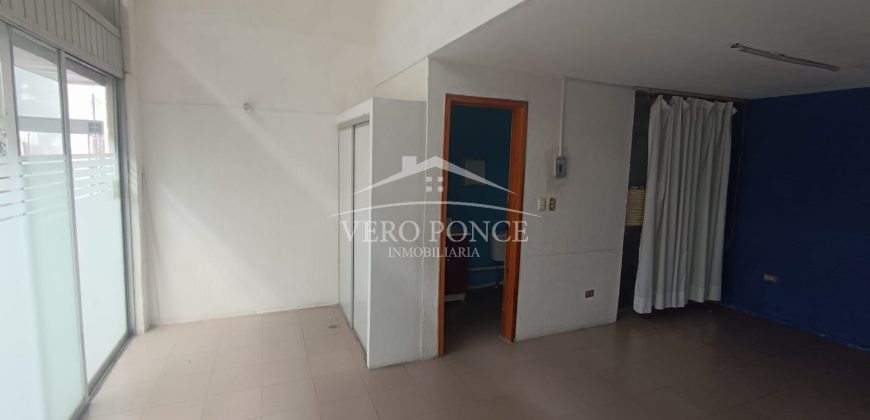 (Rentado) Plaza María Isabel / Local en Renta (2301-877)