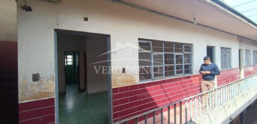 Calle 17 Avenida 1 / Local en Renta (2301-878)