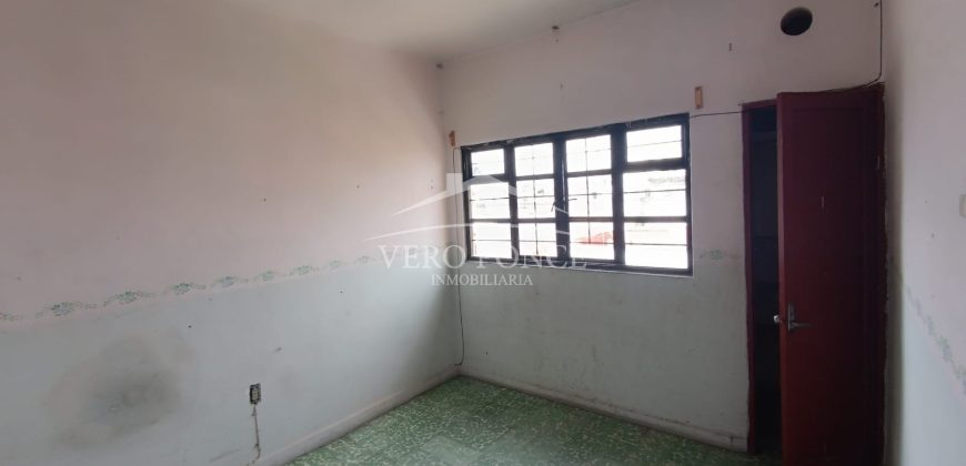 Calle 17 Avenida 1 / Local en Renta (2301-878)