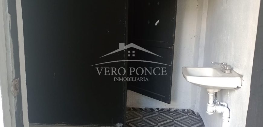 (Rentado) Centro / Local en Renta (2301-885)