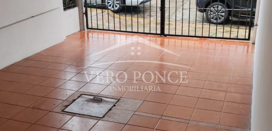 (Rentada) Centro / Casa en Renta (2301-887)