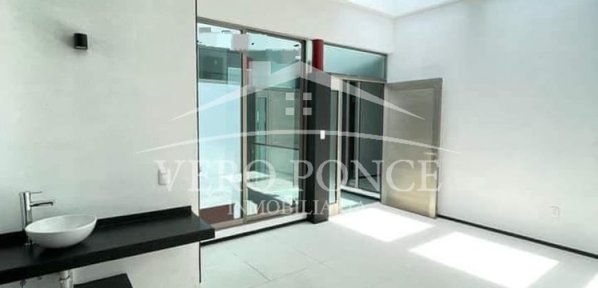 (Rentada) Fraccionamiento Virginia / Casa en Renta (2410-939)