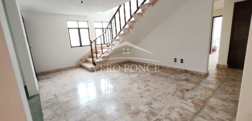 Alameda / Casa en Venta (2403-946)