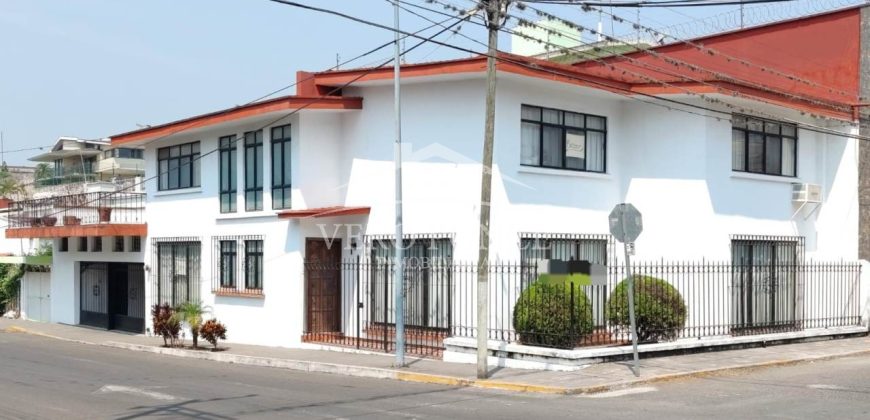 Alameda / Casa en Venta (2403-946)