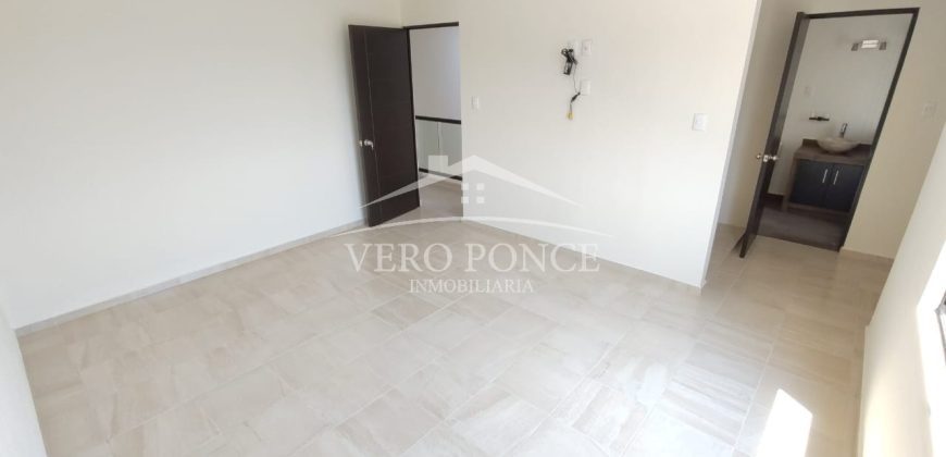 Fraccionamiento Villa Paraiso / Casa en Venta (2401-954)