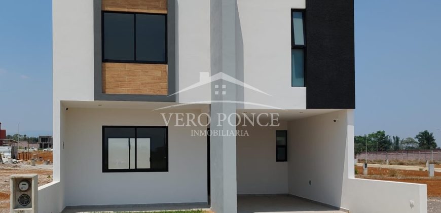 Fraccionamiento Villa Paraiso / Casa en Venta (2401-954)
