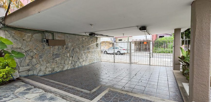 Calle 30 / Dos Caminos / Casa en Venta (2401-204)