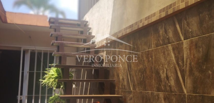 Lomas Verdes / Casa en Venta (2401-218)