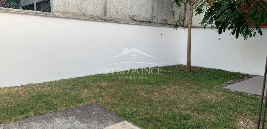 (Rentada) Fraccionamiento Virginia / Casa en Renta (2401-220)