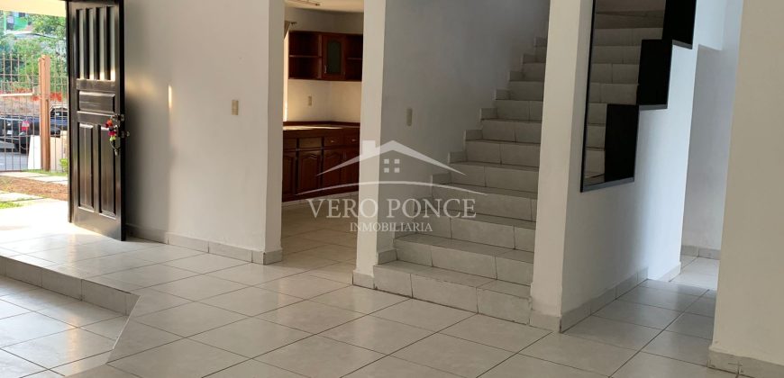 (Rentada) Fraccionamiento Virginia / Casa en Renta (2401-220)