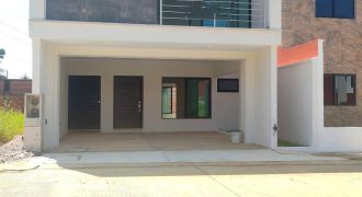 Villas Paraíso / Casa en Venta (2401-233)