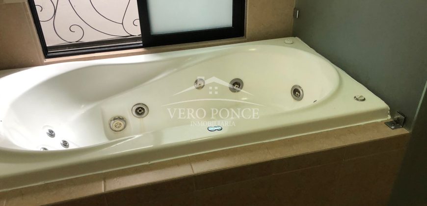 Unidad Jardín / Casa en Venta (2424-246)