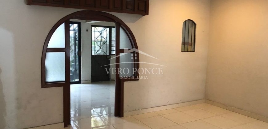 Unidad Jardín / Casa en Venta (2424-246)