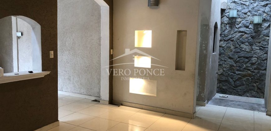 Unidad Jardín / Casa en Venta (2424-246)