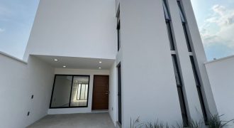 Fraccionamiento Villa Paraíso / Casa en Venta (2401-247) Fraccionamiento Villa Paraíso / Casa en Venta (2401-247)