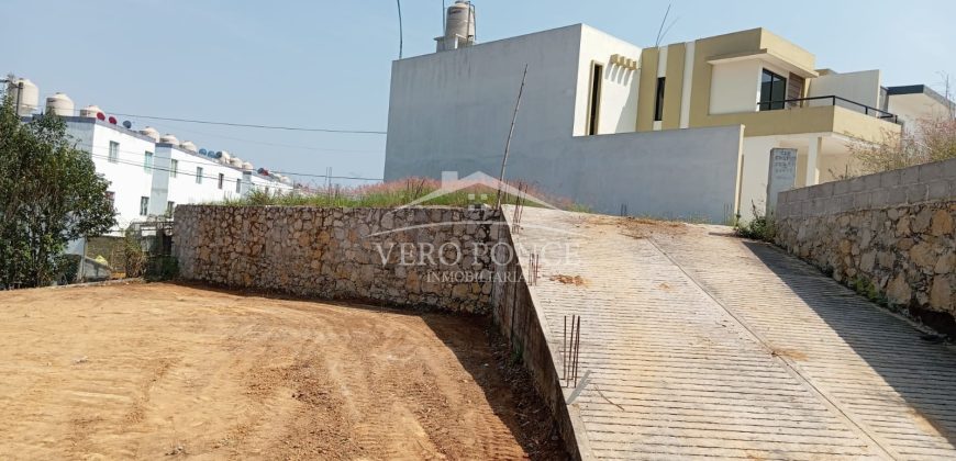 Fraccionamiento Los Arcos / Terreno en Venta (2410-294)