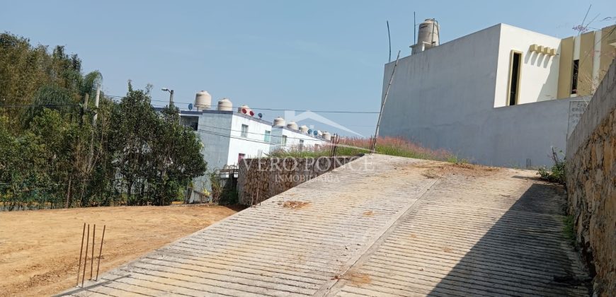 Fraccionamiento Los Arcos / Terreno en Venta (2410-294)