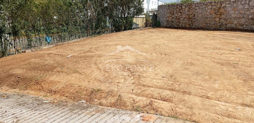 Fraccionamiento Los Arcos / Terreno en Venta (2410-294)