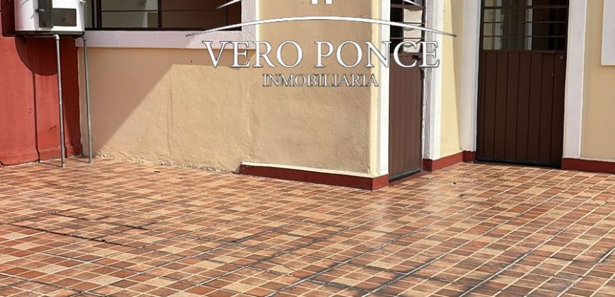 Centro // Local en Renta – 2501-002