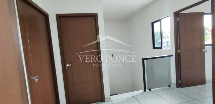 Villa Los Fresnos / Casa en Venta (2510-156)