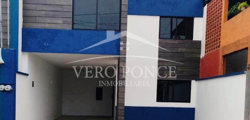 Villa Los Fresnos / Casa en Venta (2510-156)