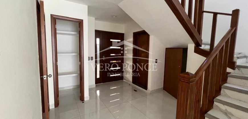 Fraccionamiento Virginia / Casa en Renta (2501-176)