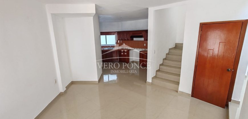 Fraccionamiento El Cortijo / Casa en Renta (2501-178)