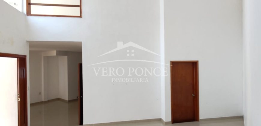 Fraccionamiento El Cortijo / Casa en Renta (2501-178)