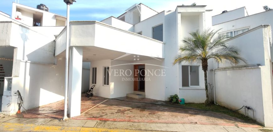 Fraccionamiento El Cortijo / Casa en Renta (2501-178)