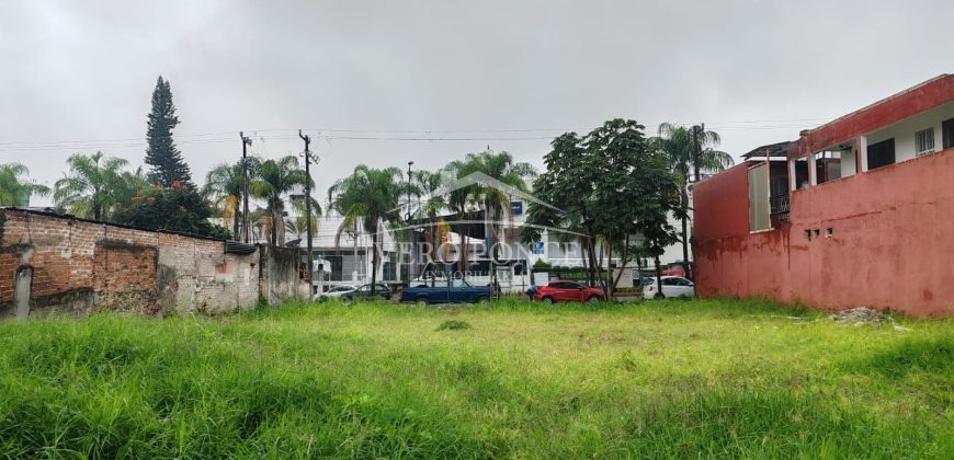 Boulevard Fundadores / 2000 m2 / Terreno en Venta (2501-188)