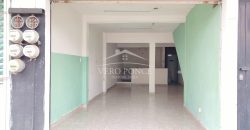 Los Pinos / Local en Renta (2601-223)