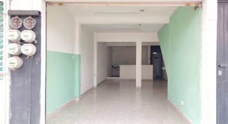 Los Pinos / Local en Renta (2601-223)