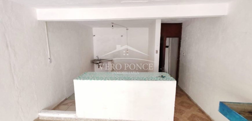 Los Pinos / Local en Renta (2601-223)