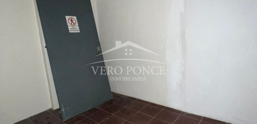 Calle 8 Avenida 5 / Casa + Local en Renta (2601-240)