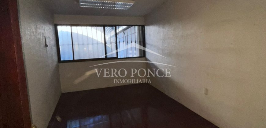 Calle 8 Avenida 5 / Casa + Local en Renta (2601-240)