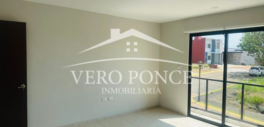 Residencial Villitas / Casa en Venta (2601-299)