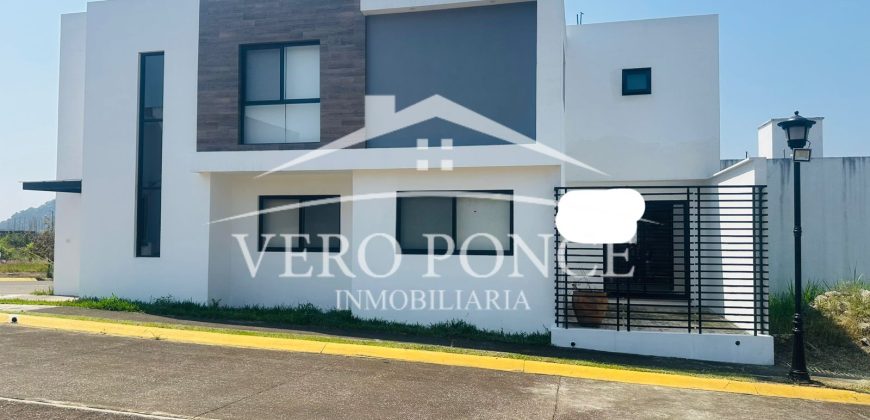 Residencial Villitas / Casa en Venta (2601-299)