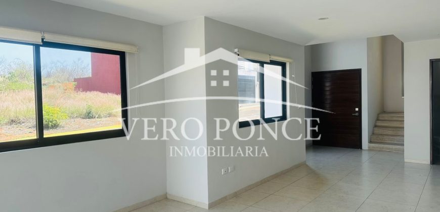 Residencial Villitas / Casa en Venta (2601-299)