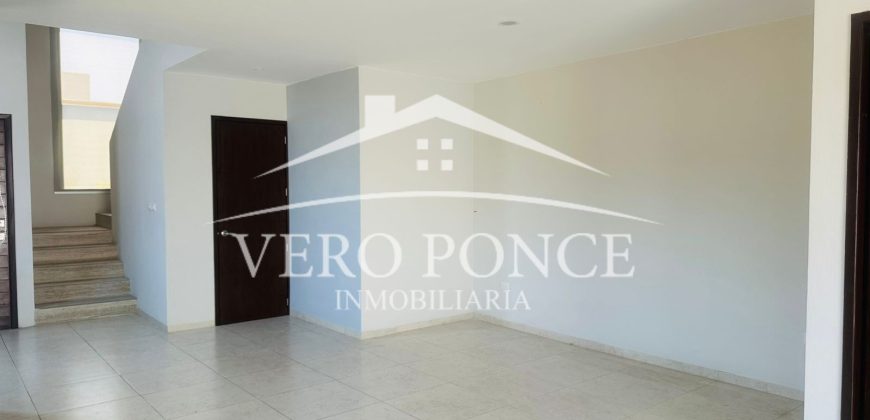Residencial Villitas / Casa en Venta (2601-299)