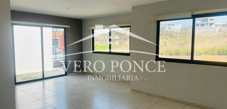 Residencial Villitas / Casa en Venta (2601-299)