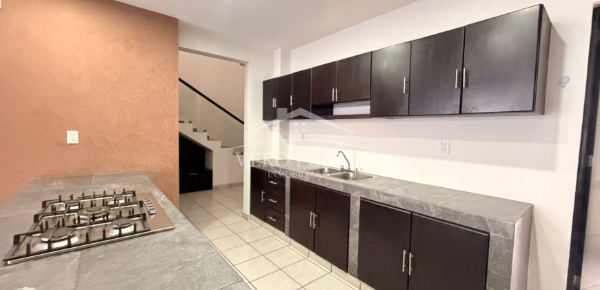 Agua Fría # 12 / Casa en Renta (2628-302)