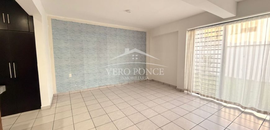 Agua Fría # 12 / Casa en Renta (2628-302)