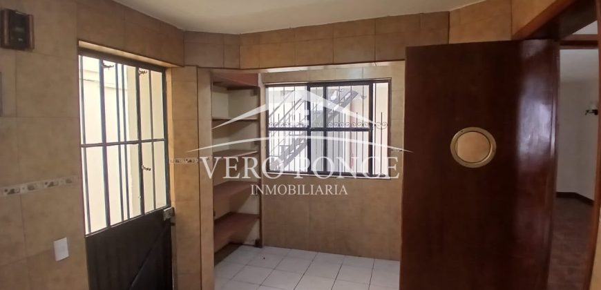 Lomas Verdes / Casa en Renta (2601-347)
