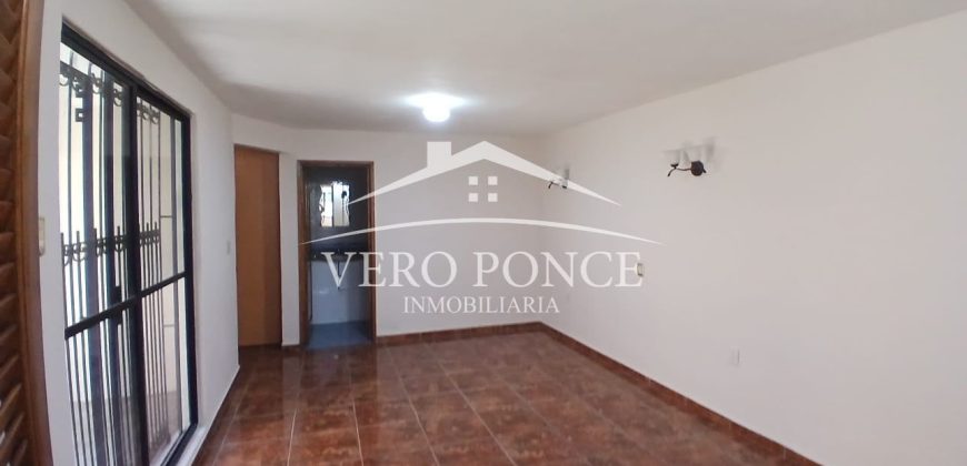 Lomas Verdes / Casa en Renta (2601-347)