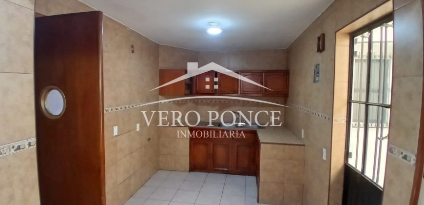 Lomas Verdes / Casa en Renta (2601-347)