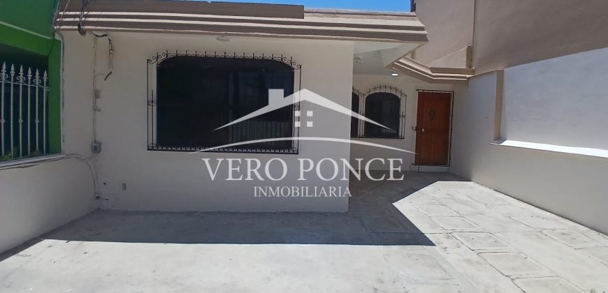 Lomas Verdes / Casa en Renta (2601-347)